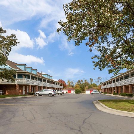 Travelodge By Wyndham Canton-Livonia Area, Mi Екстериор снимка