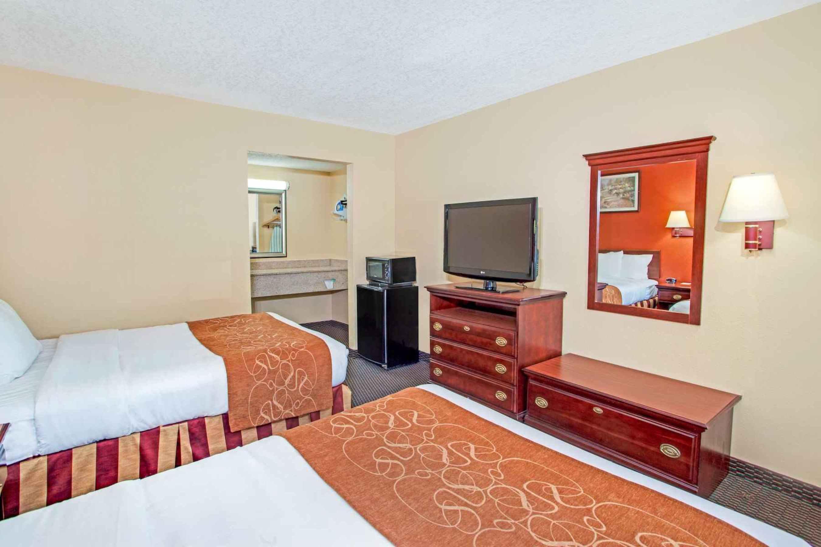 Travelodge By Wyndham Canton-Livonia Area, Mi Екстериор снимка