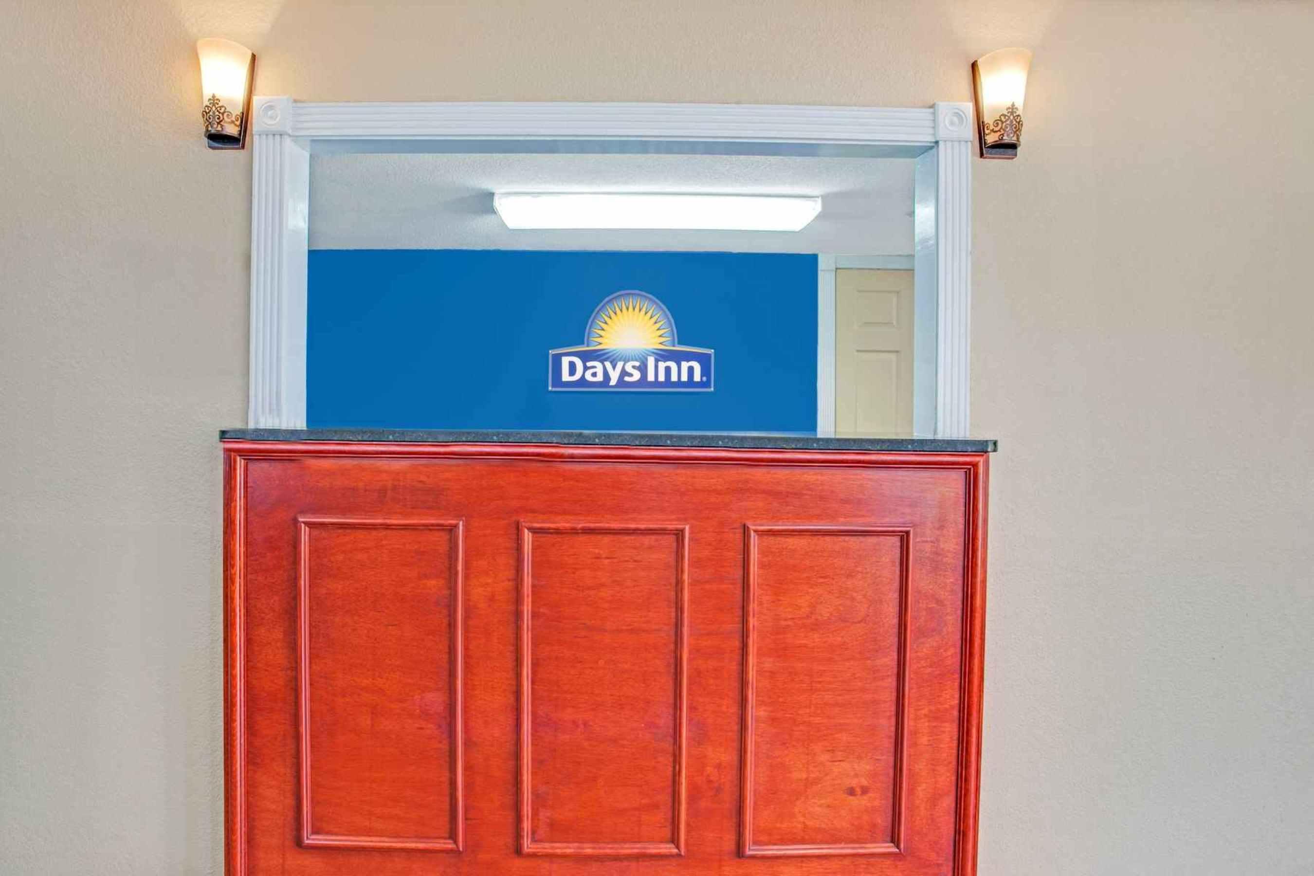 Travelodge By Wyndham Canton-Livonia Area, Mi Екстериор снимка