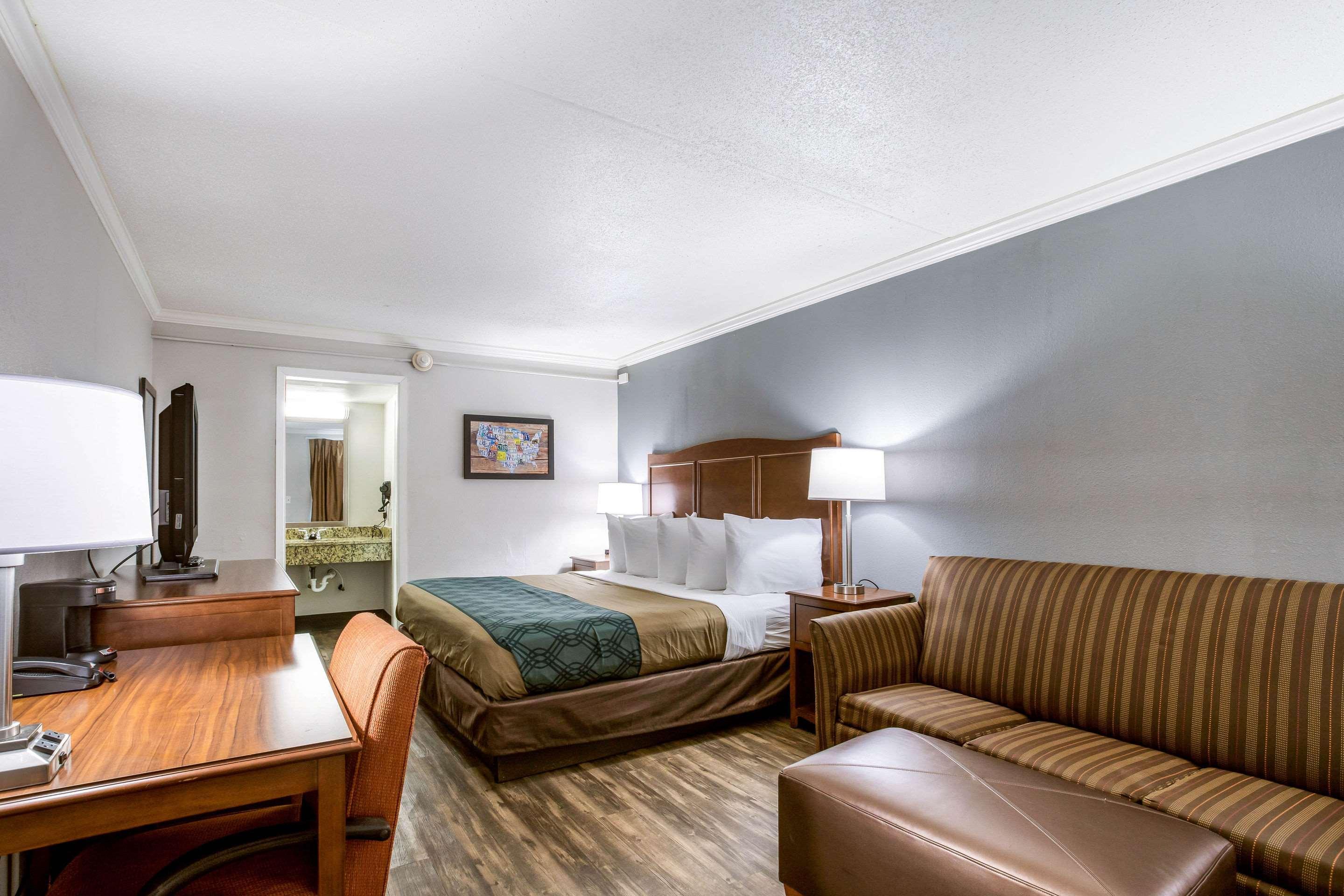 Travelodge By Wyndham Canton-Livonia Area, Mi Екстериор снимка
