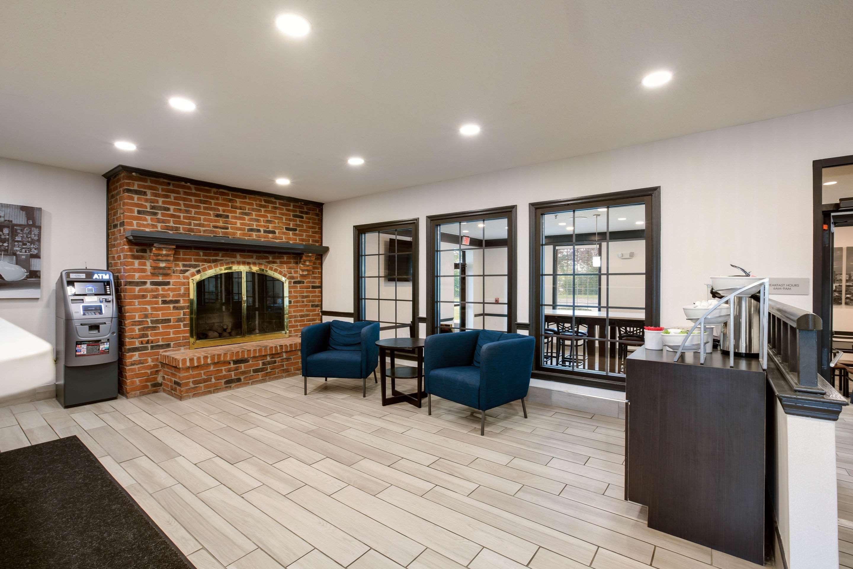Travelodge By Wyndham Canton-Livonia Area, Mi Екстериор снимка