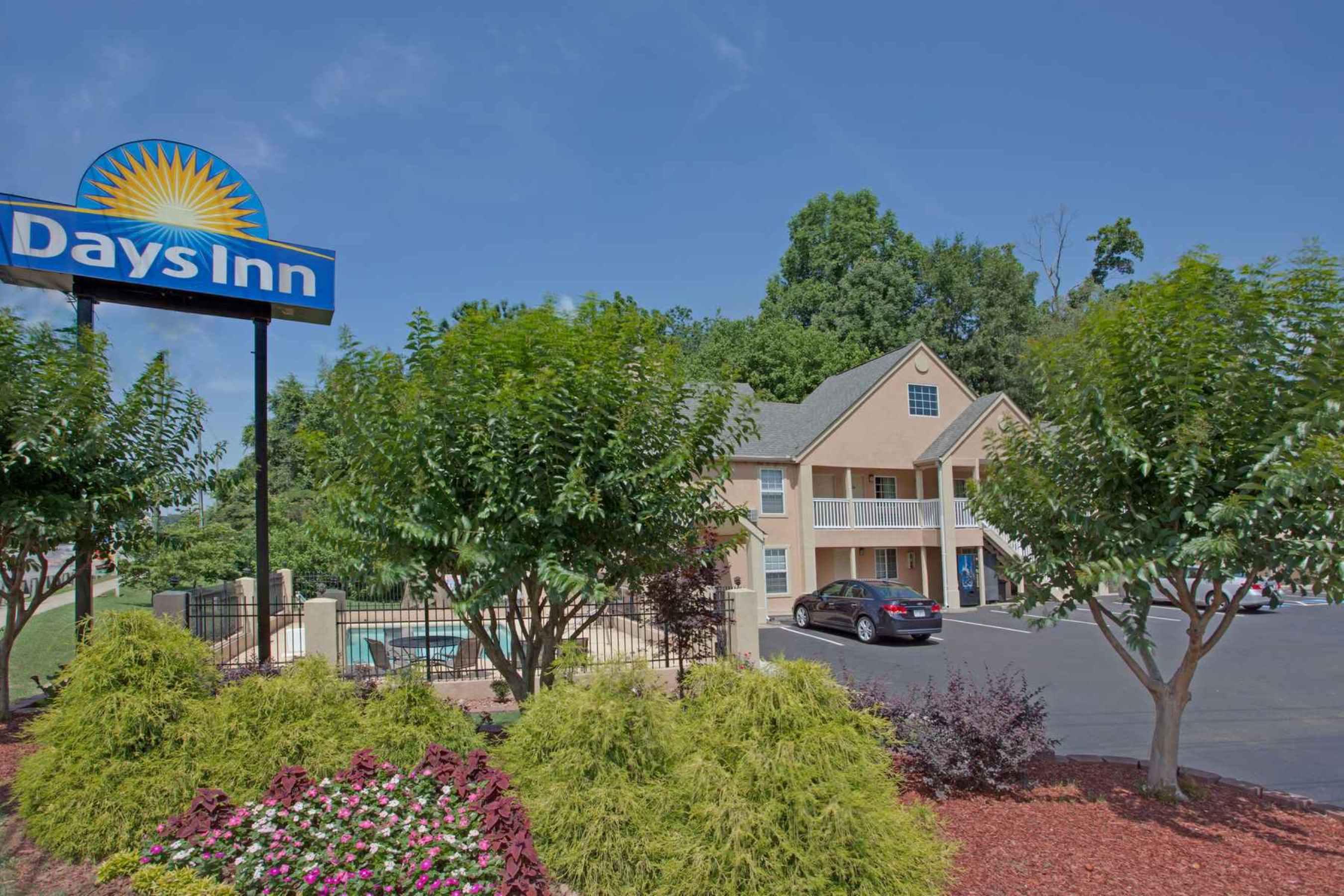 Travelodge By Wyndham Canton-Livonia Area, Mi Екстериор снимка