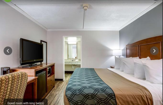 Travelodge By Wyndham Canton-Livonia Area, Mi Екстериор снимка