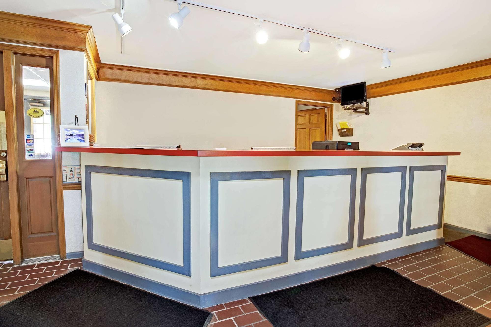 Travelodge By Wyndham Canton-Livonia Area, Mi Екстериор снимка