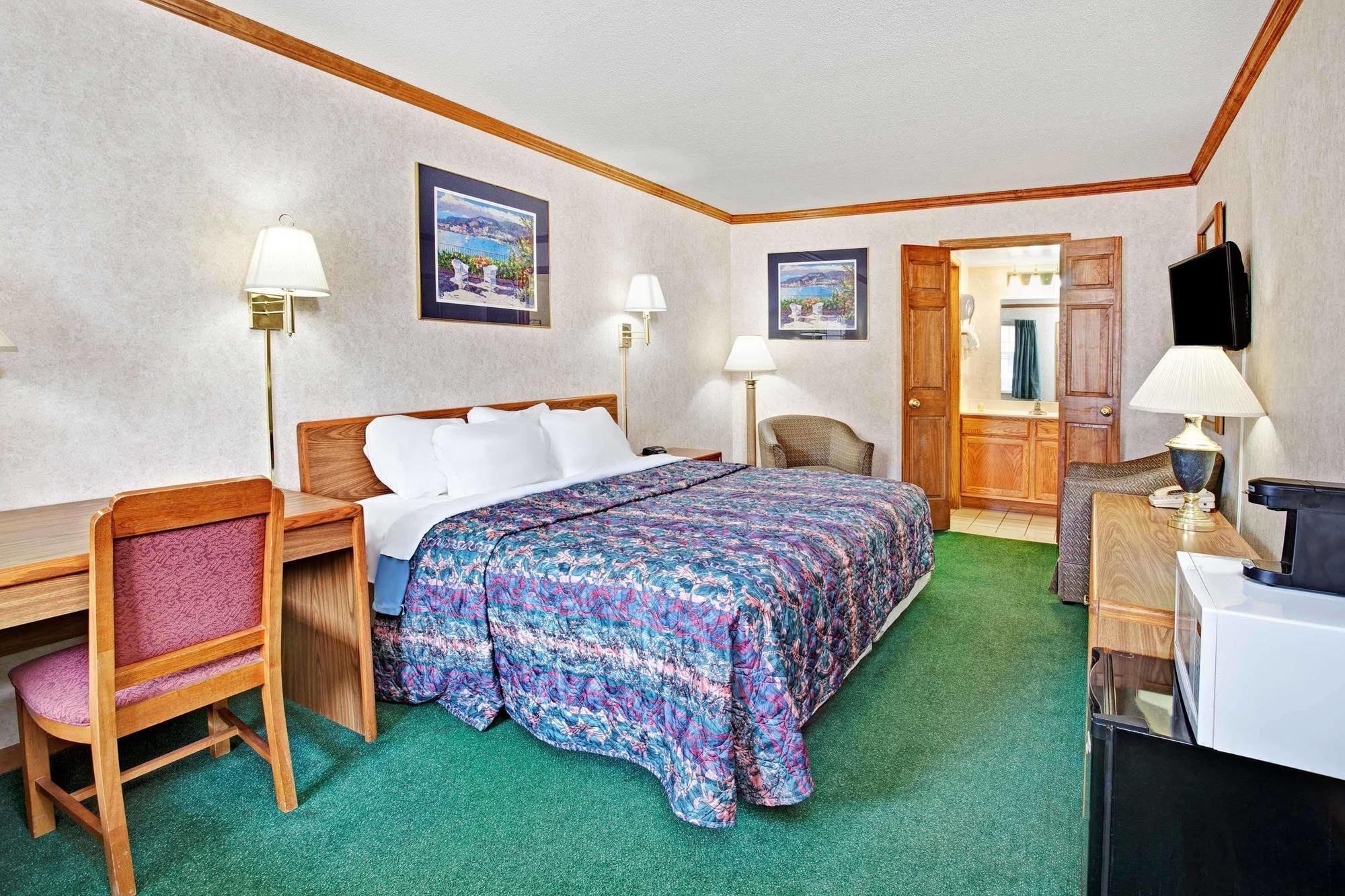 Travelodge By Wyndham Canton-Livonia Area, Mi Екстериор снимка