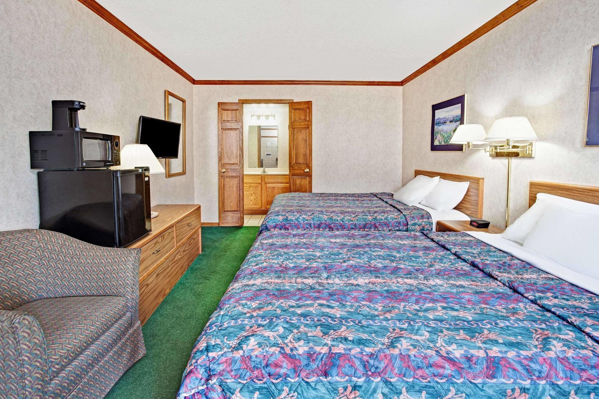 Travelodge By Wyndham Canton-Livonia Area, Mi Екстериор снимка