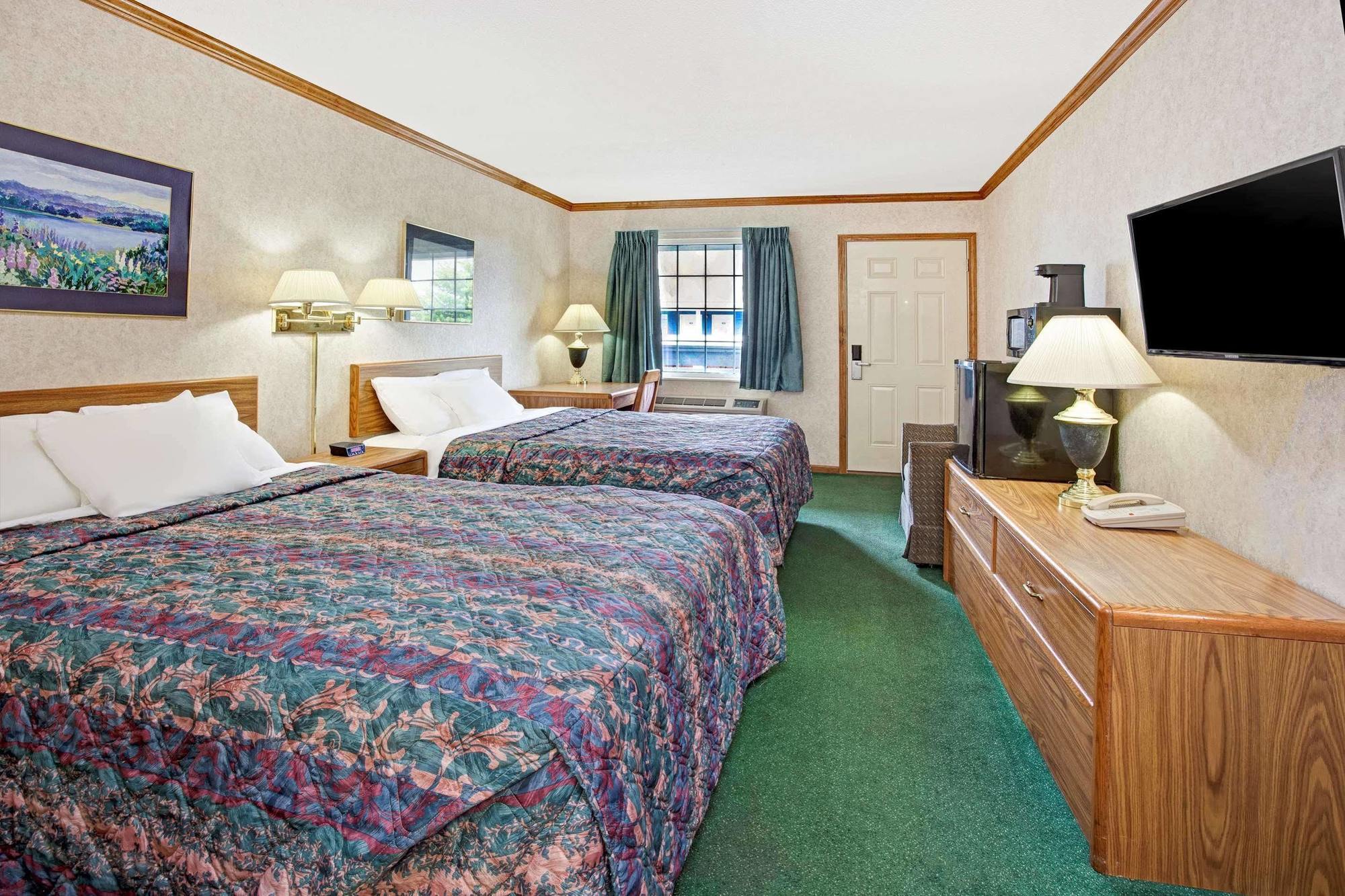 Travelodge By Wyndham Canton-Livonia Area, Mi Екстериор снимка
